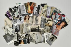 cca 1970 Lányok, asszonyok ruha nélkül, 99 db szolidan erotikus fénykép, 10x15 cm és 6x9 cm között / 99 erotic photos