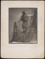 cca 1936 Angelo (1894-1974) aláírt vintage fotóművészeti alkotása, kasírozva, 20x16 cm, karton 33x25 cm