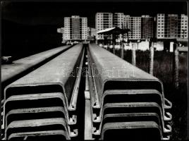 cca 1977 Gebhardt György (1910-1993) hagyatékából 2 db feliratozott vintage fotóművészeti alkotás, 30x40 cm és 39x21 cm