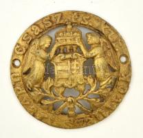 cca 1900 Császári és királyi udvari szállítók címeres embléma, fém, d: 7,5 cm