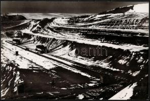 cca 1984 Zsigri Oszkár (1933-?) budapesti fotóművész hagyatékából 2 db vintage fotóművészeti alkotás, egyik jelzett, 40x30 cm és 26x39 cm