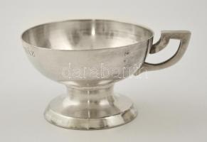 Pannónia kávéház feliratú ezüstözött alpakka csésze (3 db), jelzett (Hacker és Társa), az egyik talp...