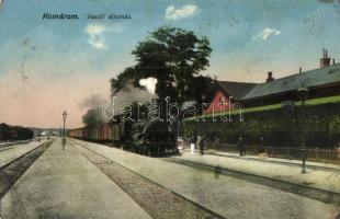 Komárom, Komárno; Vasútállomás érkező gőzmozdonnyal / railway station with arriving locomotive (fl)