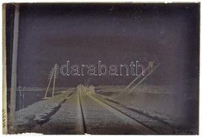 1931. február 14. Gárdony feliratú, vintage üveglemez negatív, vasút menti távíró- és telefonvonalak javításáról, Kerny István (1879-1963) hagyatékából, 10x15 cm