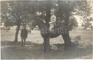 7 db RÉGI katonai motívumlap, K.u.K. katonai fotók, lovaskatonák, tábori telefon / 7 pre-1945 milita...
