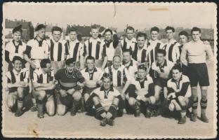 cca 1920-1930 A szolnoki MÁV focicsapata, csoportkép, Ritter kassai műterméből, hátulján feliratozva, pecséttel jelzett, 9×14 cm