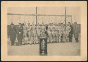 1931 a Sipőcz-vándordíj 1931. évi mérkőzéseinek eredménye, nyomtatott eredménytábla, hátoldalán a győztes csapat fotójával