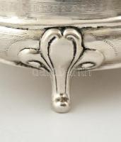 Ezüst (Ag.) cukordoboz aranyfácán figurával a tetején, jelzett, mesterjeggyel (JB),  belül aranyozot...