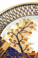 Antik Herendi áttört szélű dísztál, kézzel festett tájképpel, jelzett (1868), enyhén kopott aranyozá...