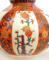 Antik Herendi áttört falú díszváza, kézzel festett, jelzett, kopott aranyozással, m: 23 cm /

Anti...