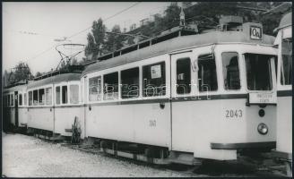 cca 1960-1970 Linzbauer Tamás: A 10a villamos, hátulján pecséttel jelzett, 10,5×17,5 cm