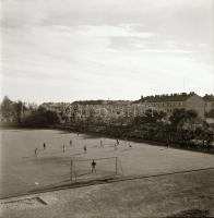 1962 Kecskeméti városképek, utca és épületfotók, 13 db vintage negatív Medgyesi László hagyatékából, 6x6 cm