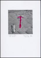 1982-2010 Jankovszky György(1946-): Lenin elvtárs utat mutat, feliratozott, pecséttel jelzett, aláírt fotó, kartonra kasírozva, 12,5x12,5 cm