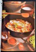 Vegyes szakácskönyv tétel, 7 db: 
Kövesdi Natália: Nagyi és Nati szakácskönyve. Bp., 1996, Gari. Ki...