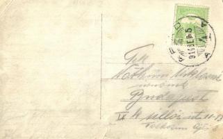 1914 Arad, Tömeg a várban kenyérosztáskor a háború alatt. Eredeti fotó felvétel! / Distributing brea...