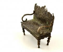 cca 1890 ezüst (Ag.) mini pad, poncolt, jelzett, mesterjeggyel, h:4,5 cm, nettó:18 g