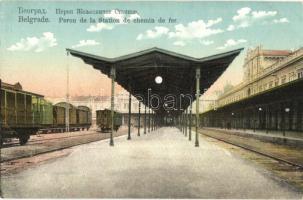 Belgrade, Peron de la Station de chemin de fer / Bahnhof / railway station with wagons