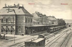 Kolozsvár, Cluj; vasútállomás vonatokkal / railway station with trains