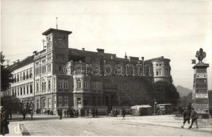 Brassó, Kronstadt, Brasov; Kertsch nyaraló, utcakép hirdetőoszloppal / villa, street view with advertising column
