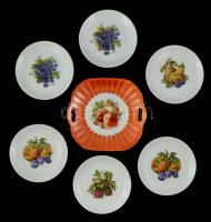 Csehszlovák porcelán süteményes készlet: 6 db tányér, 1 db tál, matricásak, jelzettek, kis kopásokkal, d: 17,5 cm ill. 24×21,5 cm