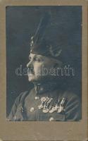 cca 1915 Balogh Barna őrnagy műtermi portréja, sok kitüntetéssel, keményhátú fotó, 10x6,5 cm