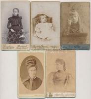 cca 1870-1900 Hölgyek műtermi portréi, különböző műtermekből, közte Mai Manó, 10x7 cm