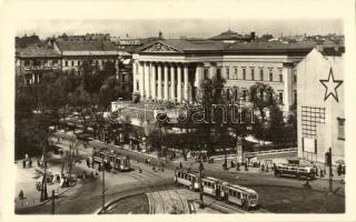 Budapest VIII. Nemzeti múzeum, villamosok, autóbusz, Képzőművészeti Alap kiadása (EK)