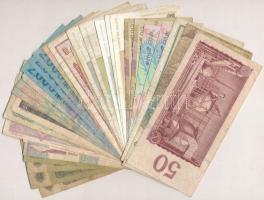 31db-os vegyes külföldi bankjegy tétel, benne Jugoszlávia, Olaszország, Románia, Csehország / Csehsz...