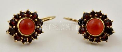 Arany(Au) 14K gránátköves fülbevaló, jelzett, 2x1 cm, bruttó: 3,6 g