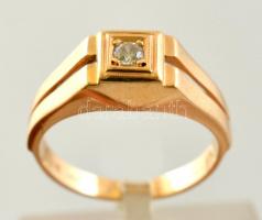 Arany(Au) 14 K gyűrű egy apró kővel díszítve, jelzett, méret: 57, bruttó: 3,6 g