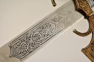 Reneszánsz kard replika, sodrony markolattal, kardgombján emlékérem replikájával, pengehossz: 82,5 c...