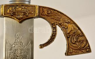 Reneszánsz kard replika, sodrony markolattal, kardgombján emlékérem replikájával, pengehossz: 82,5 c...