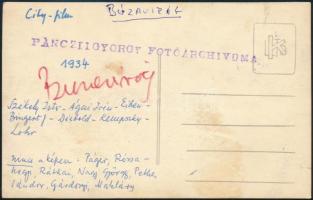 1934 Búzavirág film stábjának fotója, fotólap, a hátoldalon feliratozva, Székely István rendező, Ága...