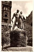 Budapest V. Szabadság tér. Irredenta szobrok - 4 db régi vágott képeslap / 4 pre-1945 cut postcards