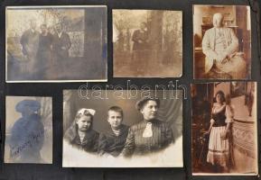 cca 1900-1940 Vaszary Gyula és családjának fotói, kb. 150 db, két fotóalbumban, az egyik album viseltes, széteső állapotban, a fotók változó állapotban, különféle méretben.