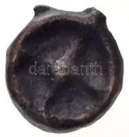 Thrákia / Isztrosz Kr. e. ~V. század AE12 öntött, kerék formájú bronzpénz (1,39g) T:2-
Thrace / Ist...