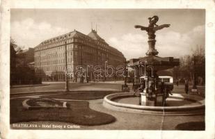 Pozsony, Pressburg, Bratislava; Savoy és Carlton szállodák, szökőkút, autóbusz / hotels, fountain, autobus (fa)