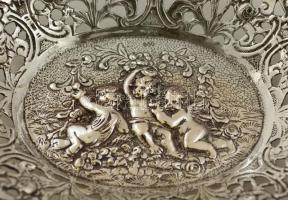 Ezüst(Ag) puttós tálka, jelzett, 11x9 cm, nettó: 56,1 g