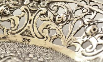 Ezüst(Ag) puttós tálka, jelzett, 11x9 cm, nettó: 56,1 g