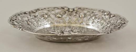 Ezüst(Ag) puttós tálka, jelzett, 11x9 cm, nettó: 56,1 g