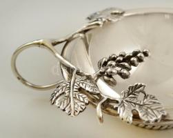 Ezüst(Ag) szőlős tálka, jelzett, 8x7 cm, nettó: 37,6 g