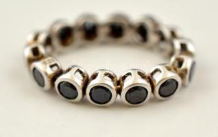 Ezüst(Ag) gránáttal díszített láncgyűrű, jelzett, méret: 51 cm, bruttó: 2,7 g