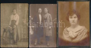 cca 1900-1925 Nőkről készült műtermi fotók, 20 db, 9x6 és 16x10 cm közötti méretekben