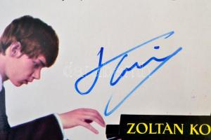 Kocsis Zoltán (1952-) zongoraművész aláírása bakelitlemez borítóján
