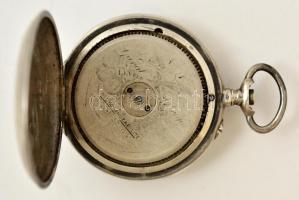 XIX, sz. vége. Különleges rugós szerkezetű ezüst 8 napos zsebóra, festett porcelán számlappal, előre...