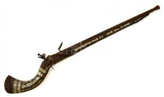 XVIII-XIX. századi muskéta, Gyöngyház berakással, megviselt állapotan  / Vintage waffle in bad condi...