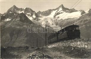 44 db RÉGI külföldi képeslap közlekedési eszközökkel. Sok német és osztrák képeslap felvonókkal / 44...