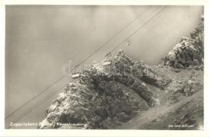 44 db RÉGI külföldi képeslap közlekedési eszközökkel. Sok német és osztrák képeslap felvonókkal / 44...