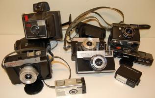 4 db orosz fényképezőgép + 1 db német polaroid kamera + 2 db fénymérő
