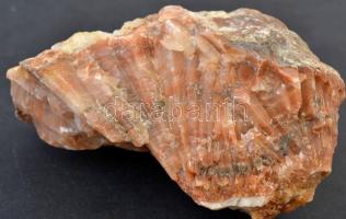 Kalcit ásvány, h: 12 cm m: 6,5 cm